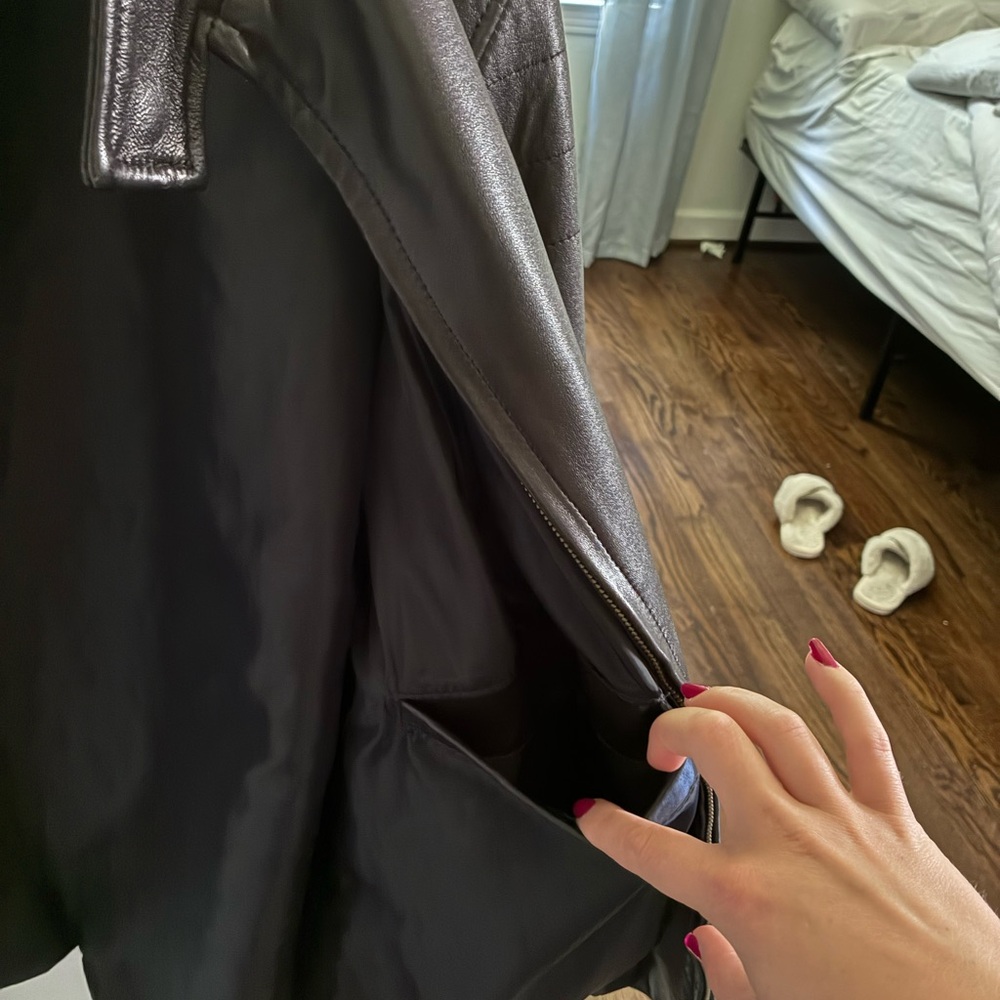 Vintage London Black Leather Jacket - Picture 4 of 7